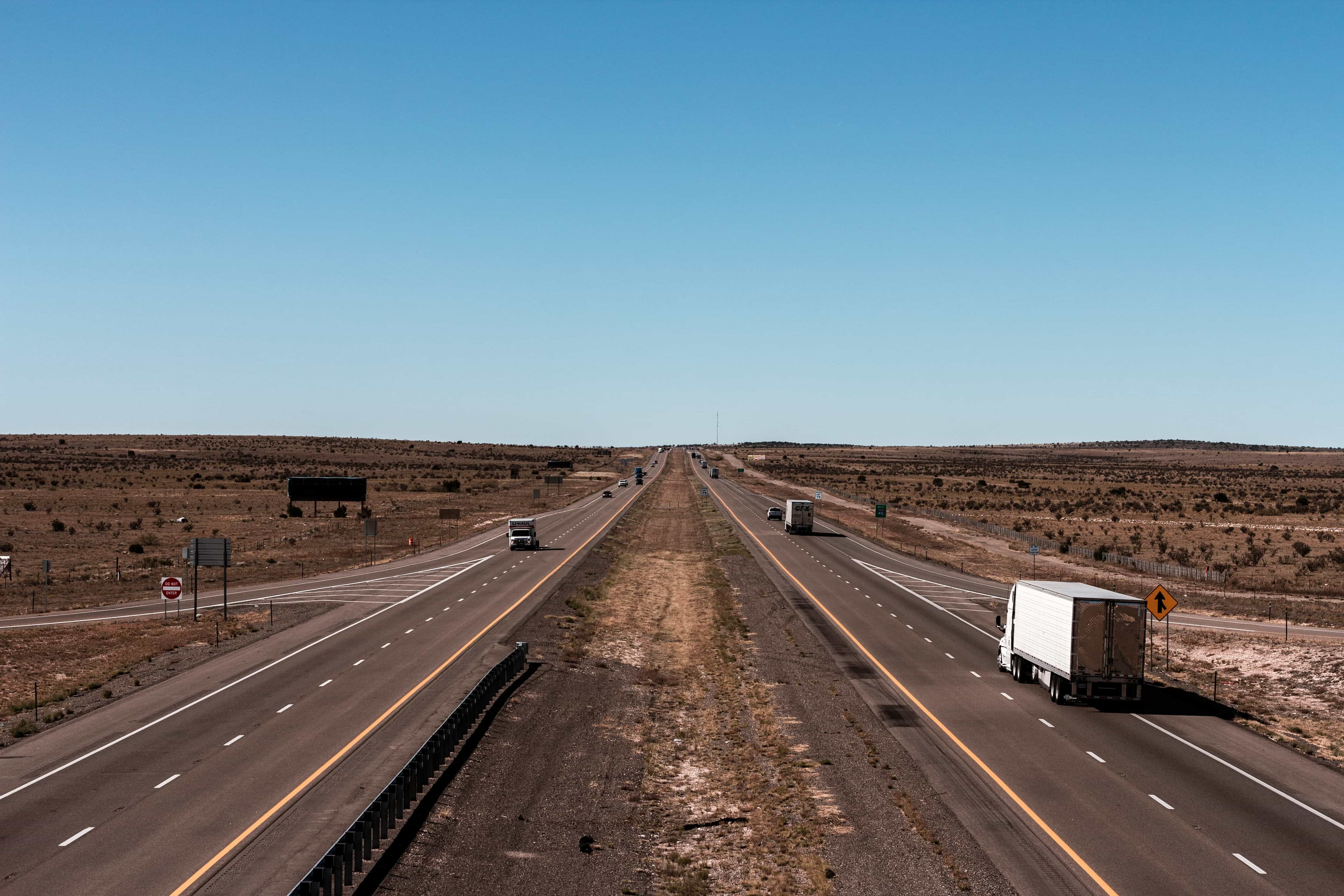 Route planners vs TMS: what’s the difference, and why distributors need both