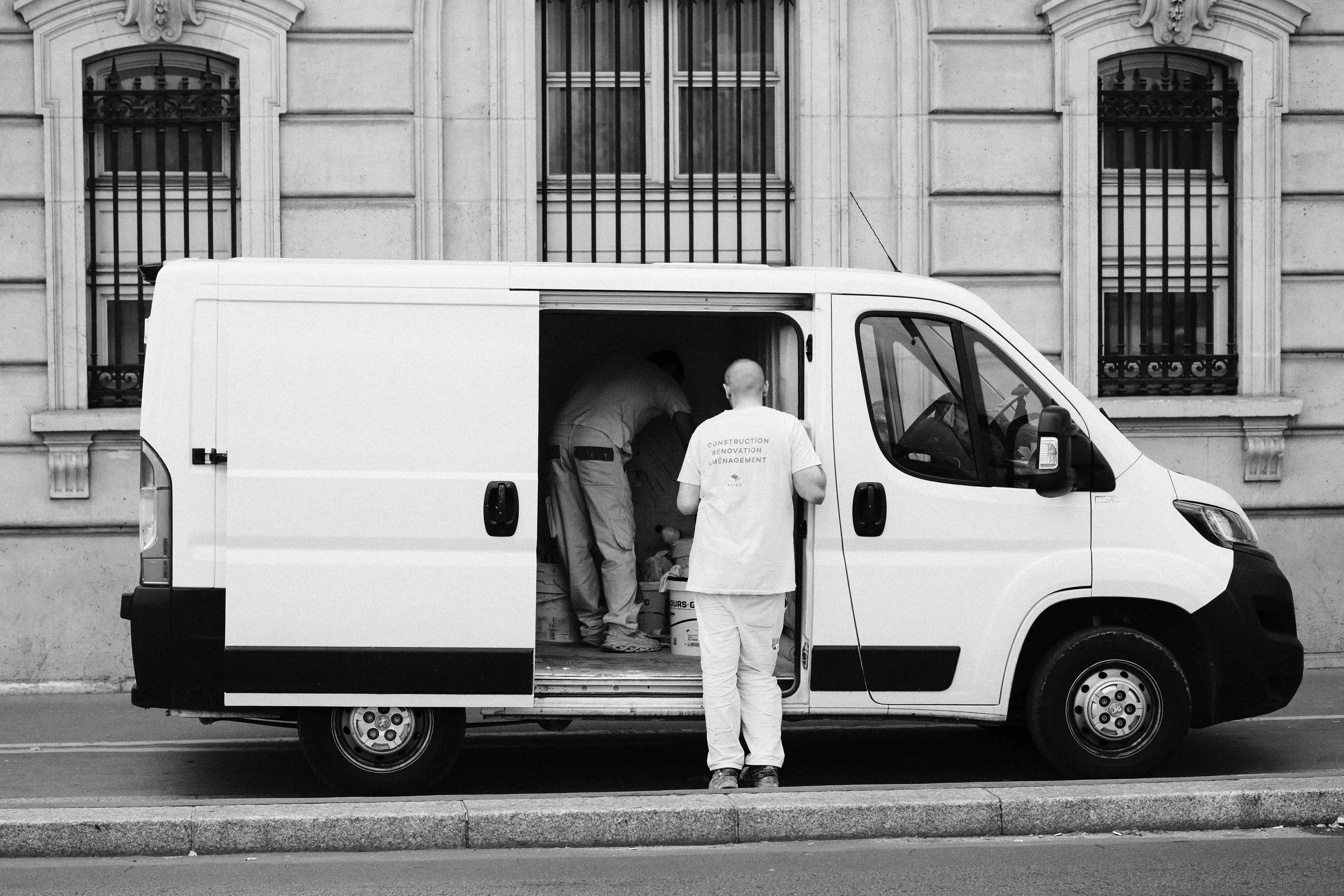 How large retailers actually do last-mile delivery