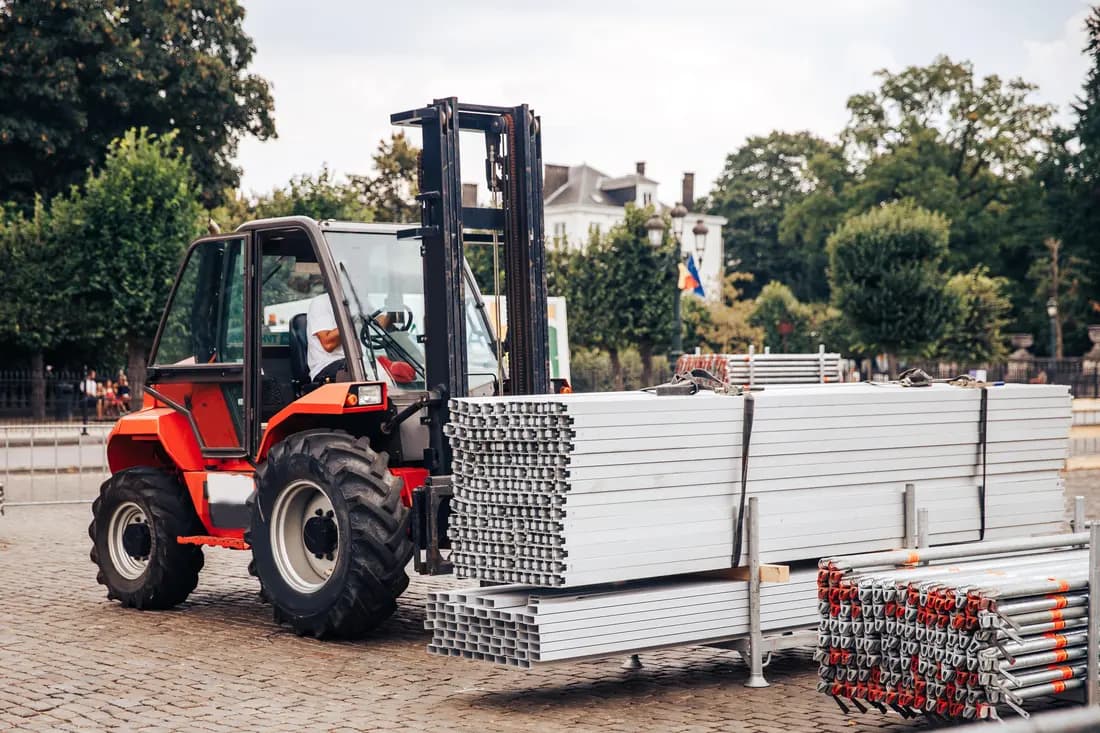 The benefits of courier services for construction projects